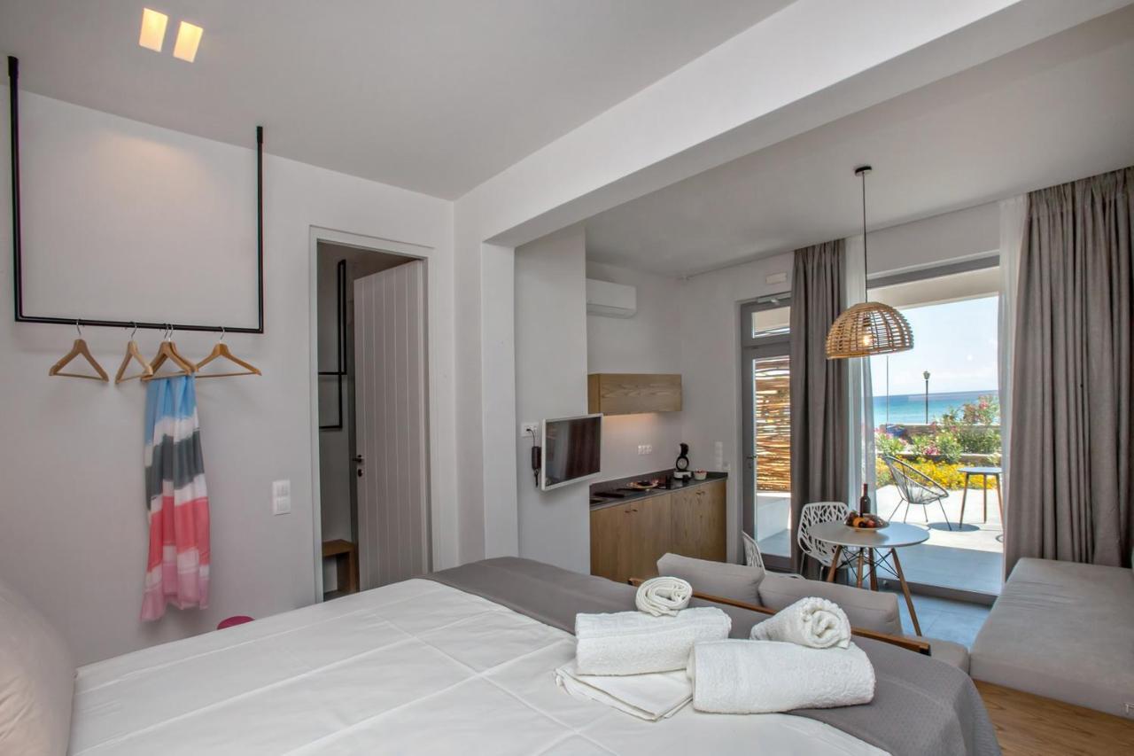 דירות קיוניה Seaside Tinos מראה חיצוני תמונה